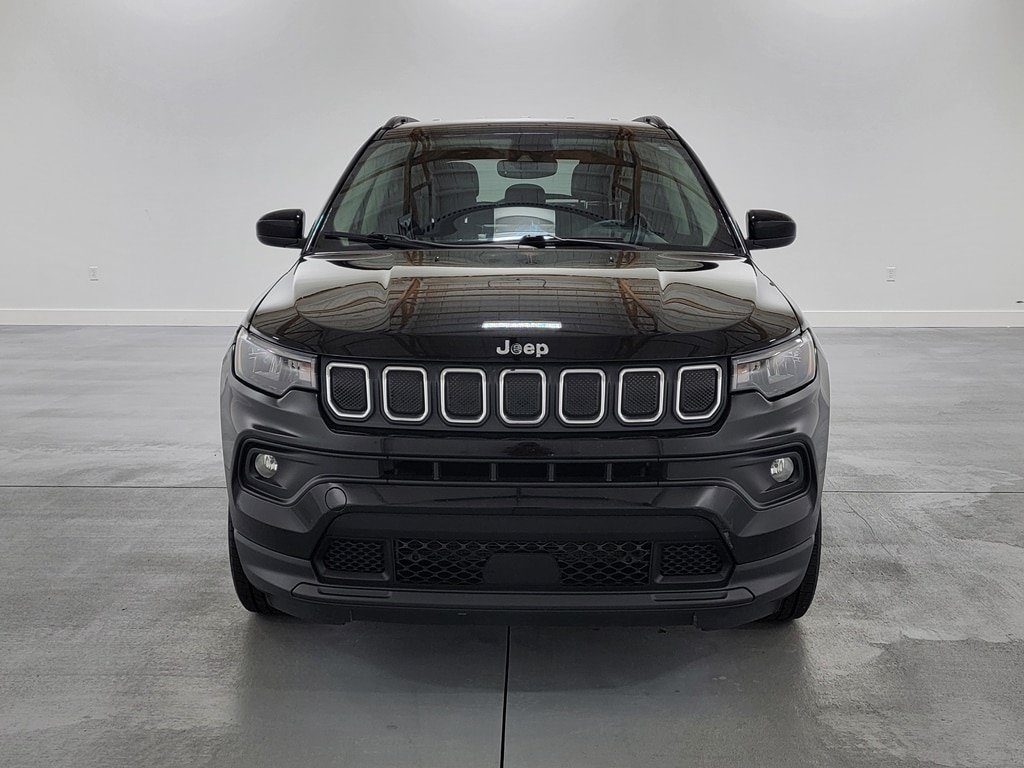 Used 2022 Jeep Compass Latitude AWD/4WD image 3