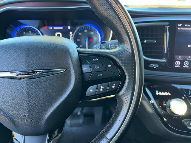 Used 2020 Chrysler Pacifica Limited FWD image 25