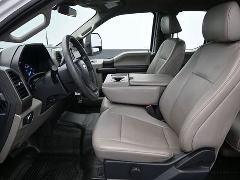 Used 2022 Ford F250 XL w/ Power Equipment Group image 10