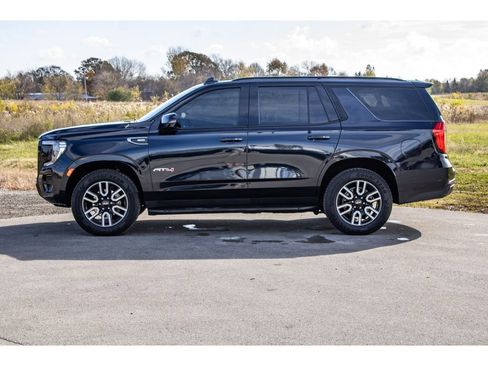 Used 2022 GMC Yukon AT4 w/ Technology Package image 4