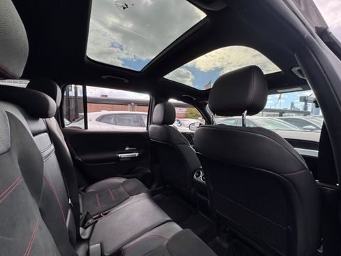 Used 2021 Mercedes-Benz GLB 250 4MATIC image 27