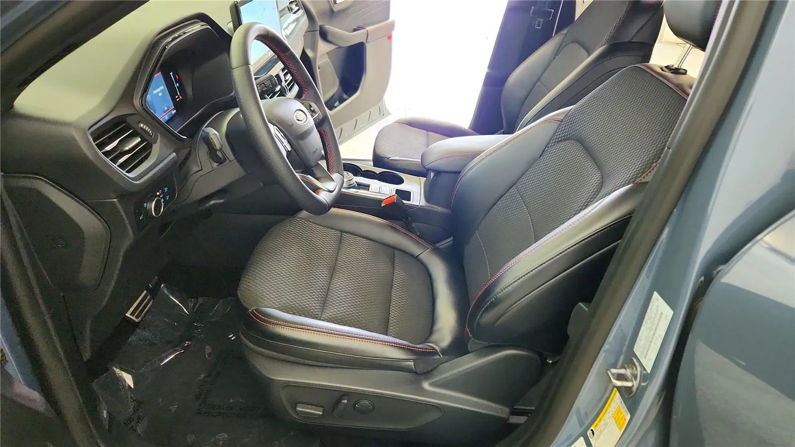 Used 2024 Ford Escape ST-Line w/ Tech Pack #1 AWD/4WD image 16