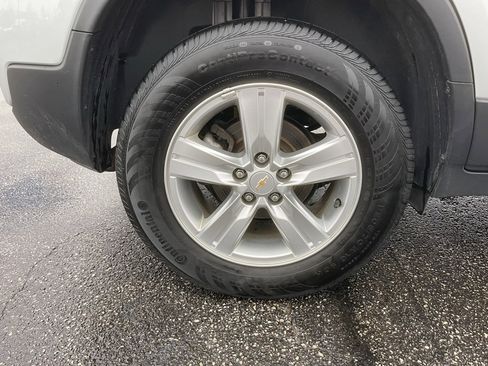 Used 2022 Chevrolet Trax LT w/ LT Convenience Package image 30