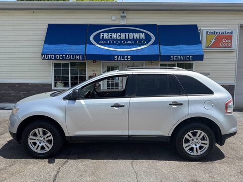 Used 2010 Ford Edge SE image 2