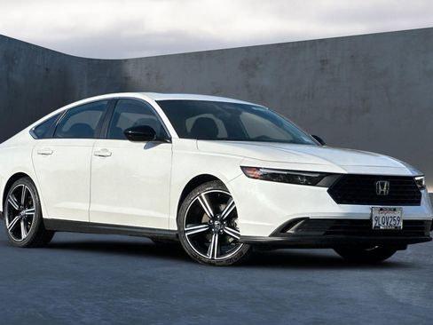 Used 2024 Honda Accord Sport image 2