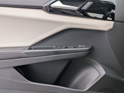 New 2026 Volkswagen Taos S image 26