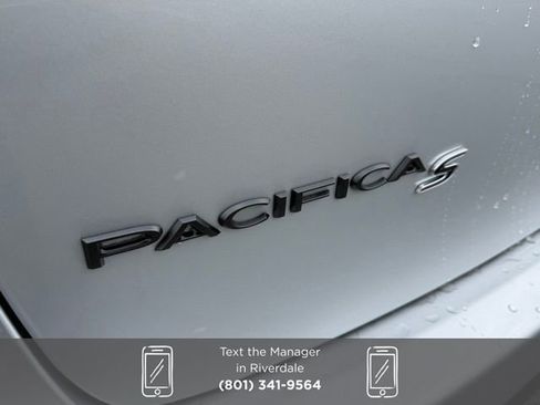 New 2026 Chrysler Pacifica Select w/ S Appearance Package image 10