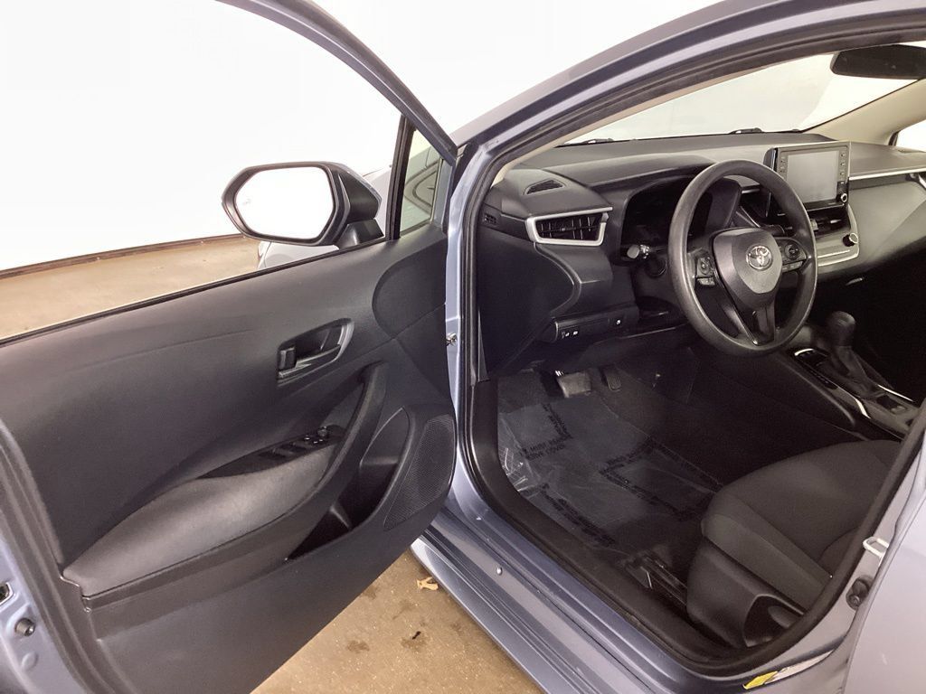 Used 2022 Toyota Corolla LE FWD image 9