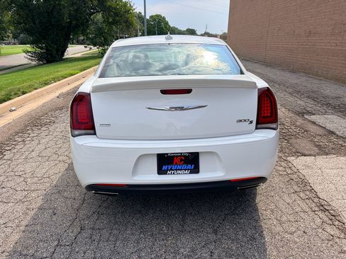 Used 2017 Chrysler 300 S w/ S Model Appearance Package AWD/4WD image 4