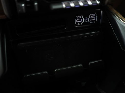 Used 2024 RAM 3500 Limited image 35