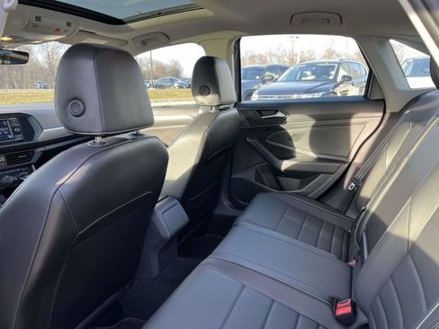 Certified 2022 Volkswagen Jetta SE image 35