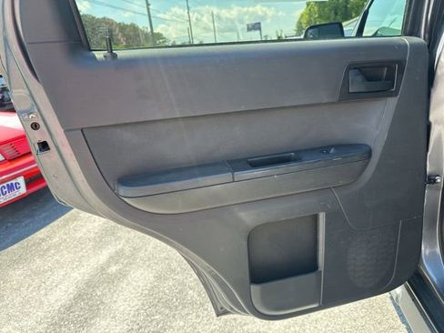 Used 2011 Ford Escape XLT AWD/4WD image 10