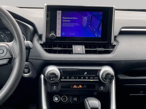 Used 2024 Toyota RAV4 XLE FWD image 7