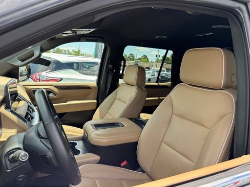 Used 2023 Chevrolet Tahoe Premier AWD/4WD image 9
