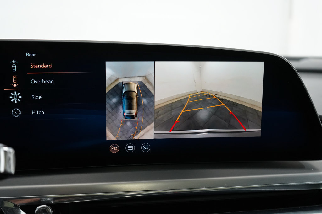 Used 2024 Cadillac Lyriq Luxury AWD/4WD image 19