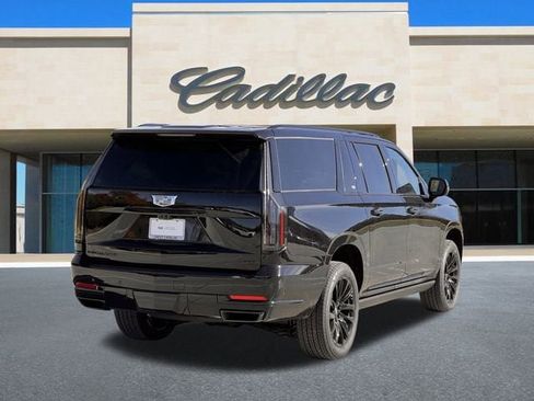 Certified 2026 Cadillac Escalade ESV Sport w/ LPO, ONYX Package image 4