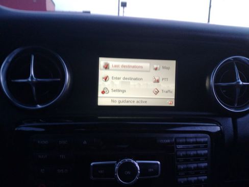 Used 2016 Mercedes-Benz SLK 300 image 12