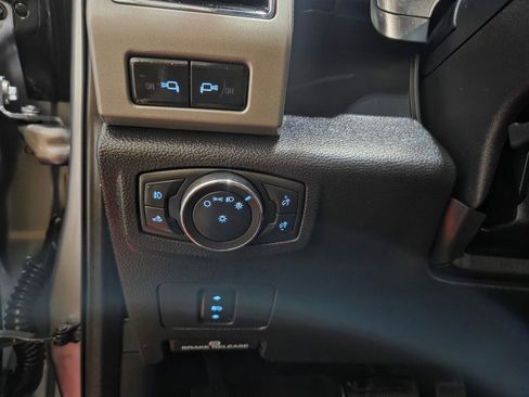 Used 2020 Ford F350 Lariat w/ Lariat Value Package AWD/4WD image 42