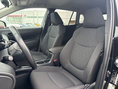 Used 2023 Toyota Corolla Cross LE image 12