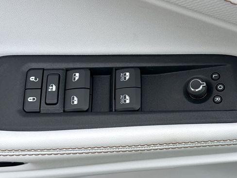New 2026 Jeep Cherokee Limited AWD/4WD image 13
