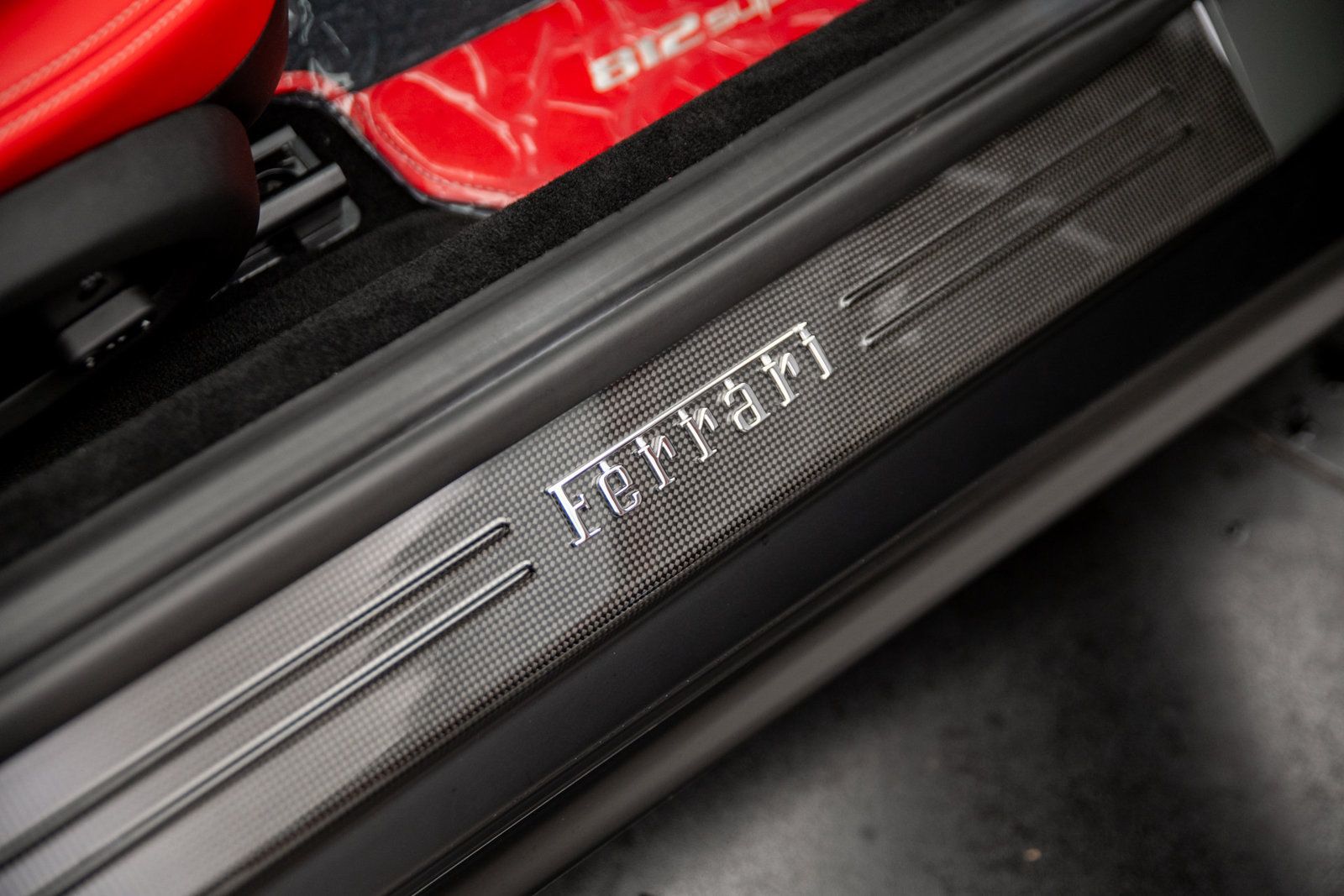 Used 2020 Ferrari 812 Superfast RWD image 22
