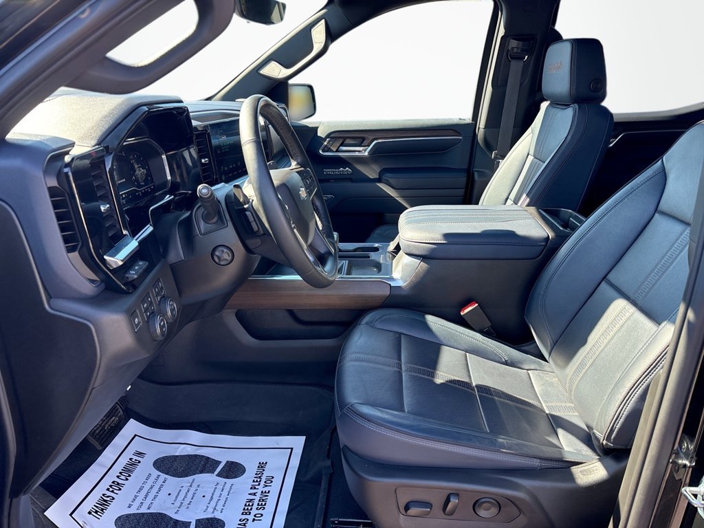Used 2023 Chevrolet Silverado 1500 High Country w/ High Country Premium Package AWD/4WD image 26