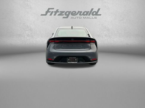 Used 2024 Toyota Prius XLE FWD image 7