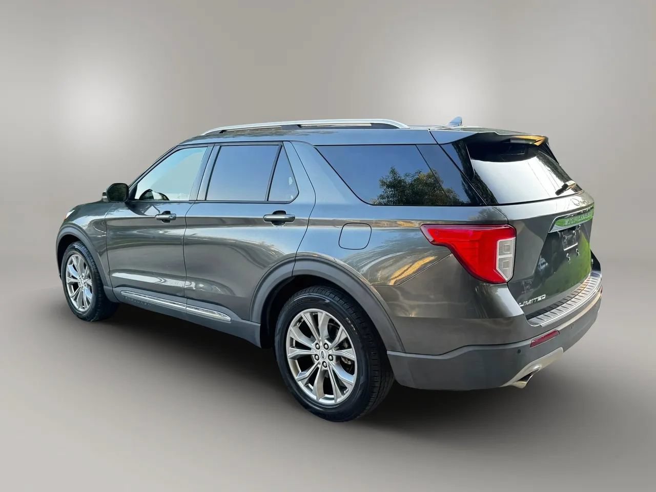 Used 2020 Ford Explorer Limited RWD image 9