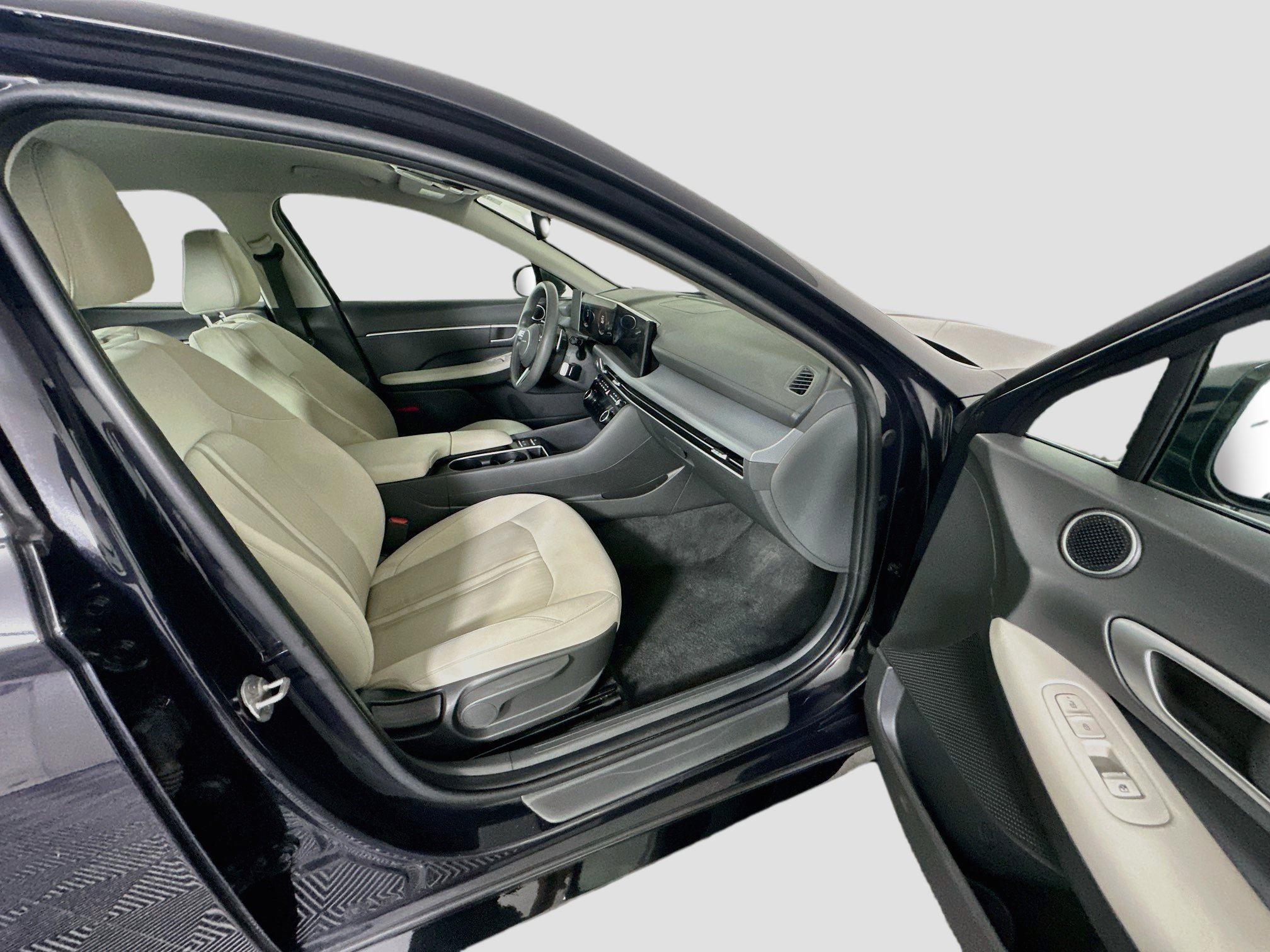 Used 2025 Hyundai Sonata SEL FWD image 29