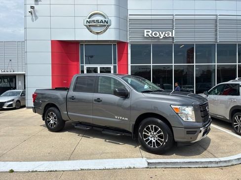 Used 2024 Nissan Titan SV w/ SV Convenience Package RWD image 1