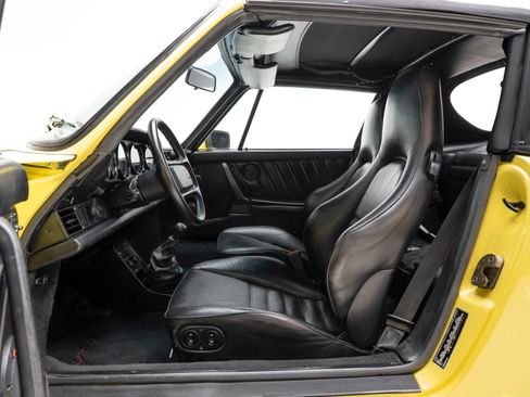 Used 1988 Porsche 911 Carrera RWD image 17