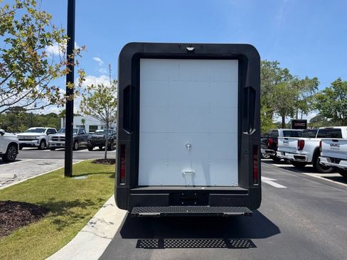 Used 2024 Chevrolet Brightdrop 600 w/ Commercial Equipment Package AWD/4WD image 7