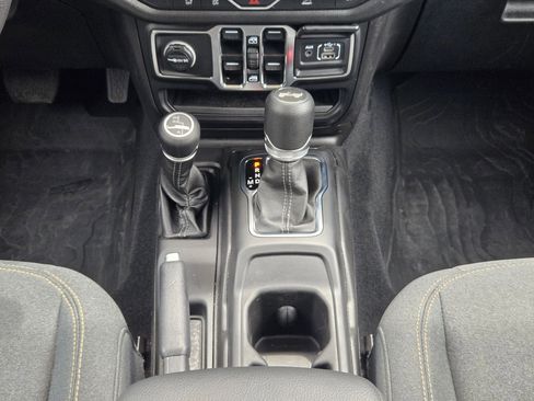Used 2026 Jeep Wrangler Unlimited Sport AWD/4WD image 19