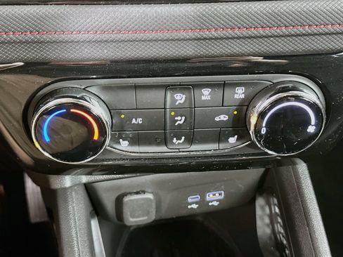 Used 2024 Chevrolet TrailBlazer RS FWD image 23