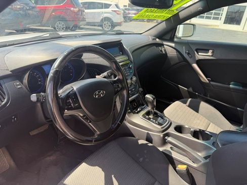 Used 2015 Hyundai Genesis 3.8 RWD image 17