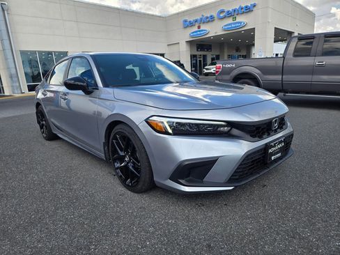 Used 2023 Honda Civic Sport image 3