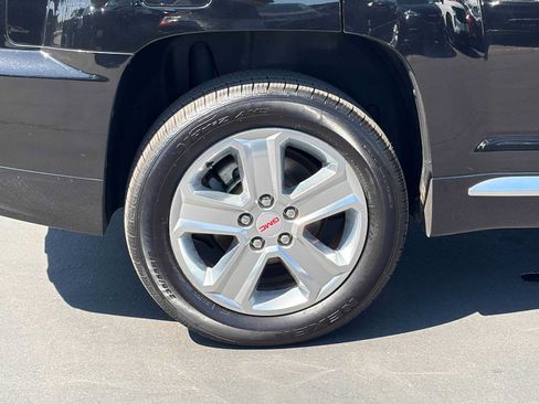 Used 2017 GMC Terrain Denali FWD image 10