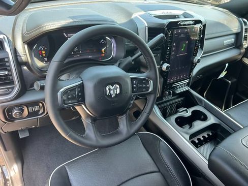 Used 2025 RAM 2500 Laramie AWD/4WD image 20