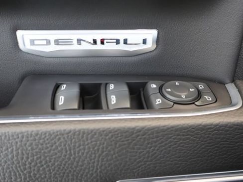 Used 2022 GMC Sierra 1500 Denali RWD image 14