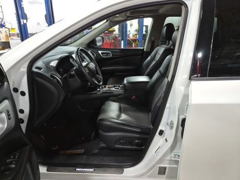 Used 2019 Nissan Pathfinder SL image 20