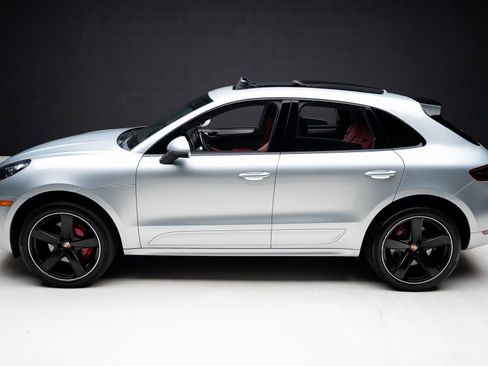 Used 2016 Porsche Macan Turbo AWD/4WD image 16