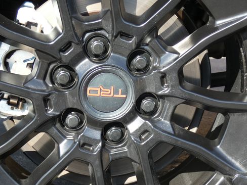 Used 2025 Toyota Tundra Limited image 21