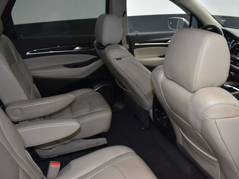 Used 2018 Buick Enclave Essence image 21