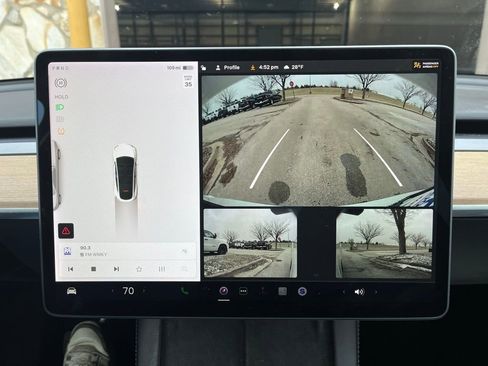 Used 2022 Tesla Model Y Long Range image 35