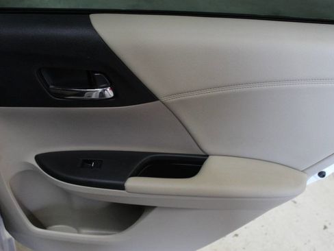 Used 2017 Honda Accord EX-L image 12