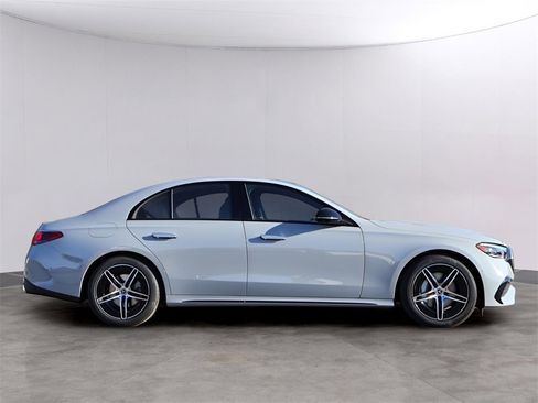 New 2026 Mercedes-Benz E 350 4MATIC Sedan image 4