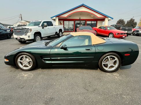 Used 2000 Chevrolet Corvette Coupe RWD image 2