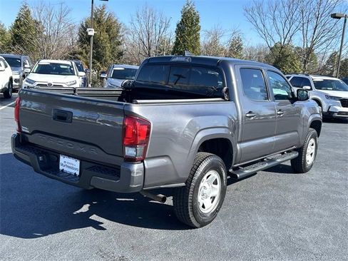 Used 2022 Toyota Tacoma SR image 4