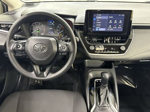 Used 2025 Toyota Corolla LE FWD image 35