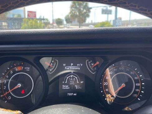 Used 2025 Jeep Wrangler Willys image 21